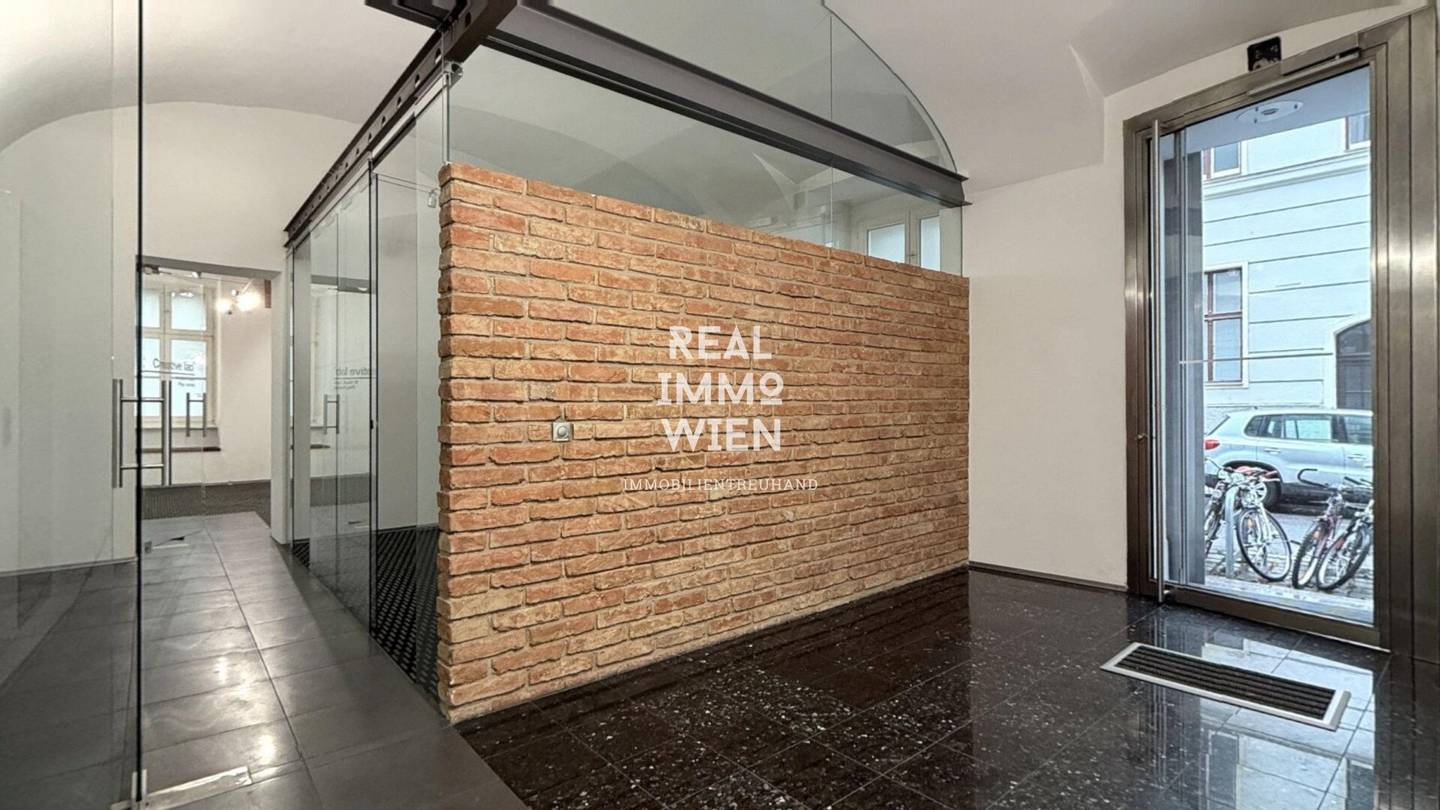Exclusive office ensemble in top location near Schottentor with 10 versatile rooms
