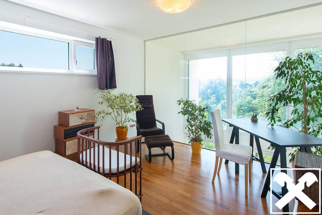Schlafzimmer mit Glaskubus