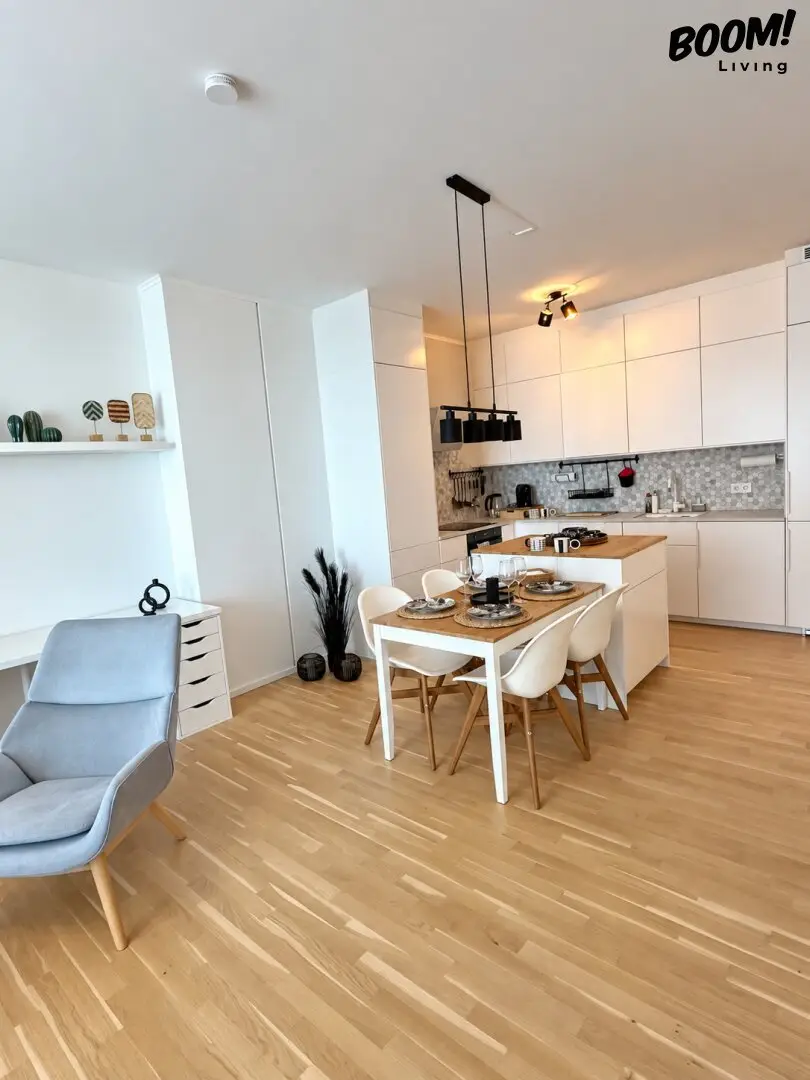 Apartment in Triiiiple Tower with Balcony