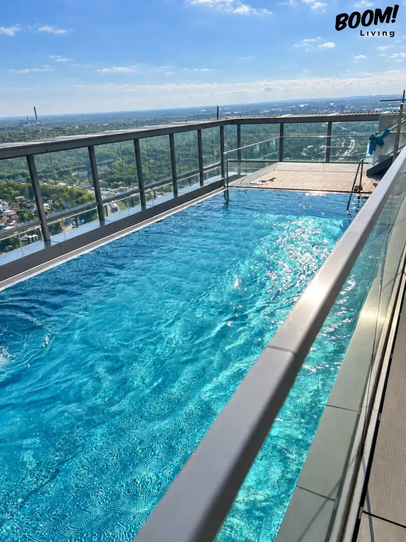 Apartment in Triiiiple Tower with Balcony