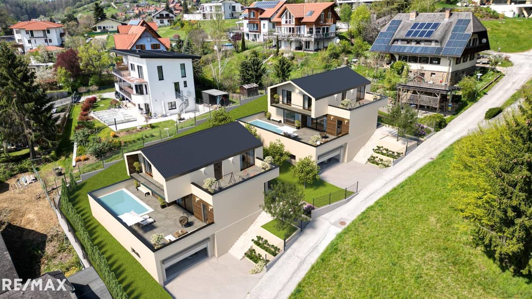 Sonniges Grundstück mit genehmigtem Haus