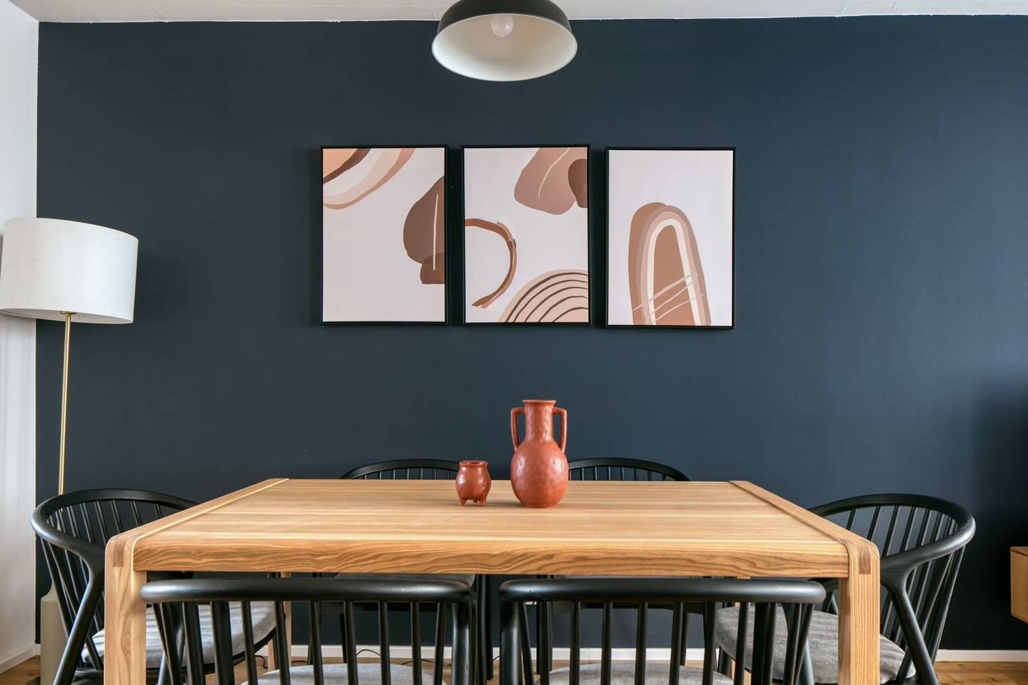 Apartment near U6 with built in kitchen and lift