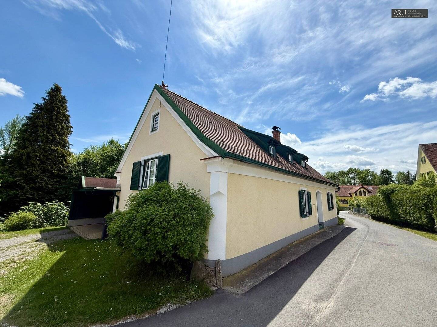 Charmantes Haus m. Garten in Burgau