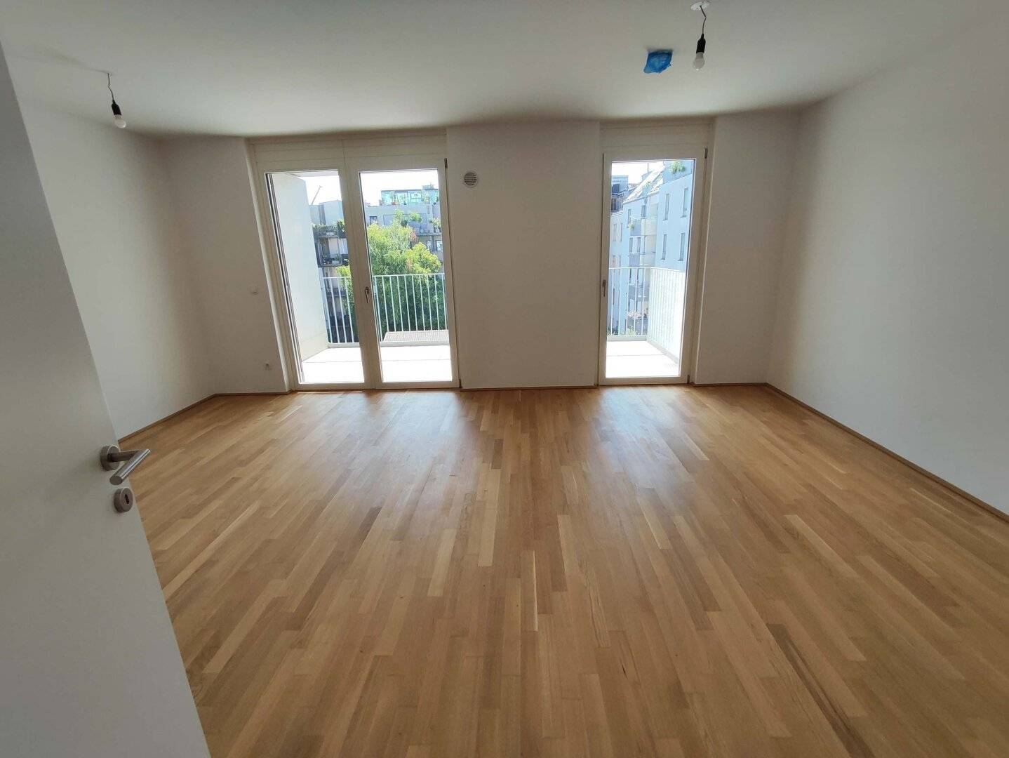 NEUBAU-ERSTBEZUG! SONNIGE 3-Zimmer-WOHNUNG MIT 2 BALKONE im 4. OG Top 2/38