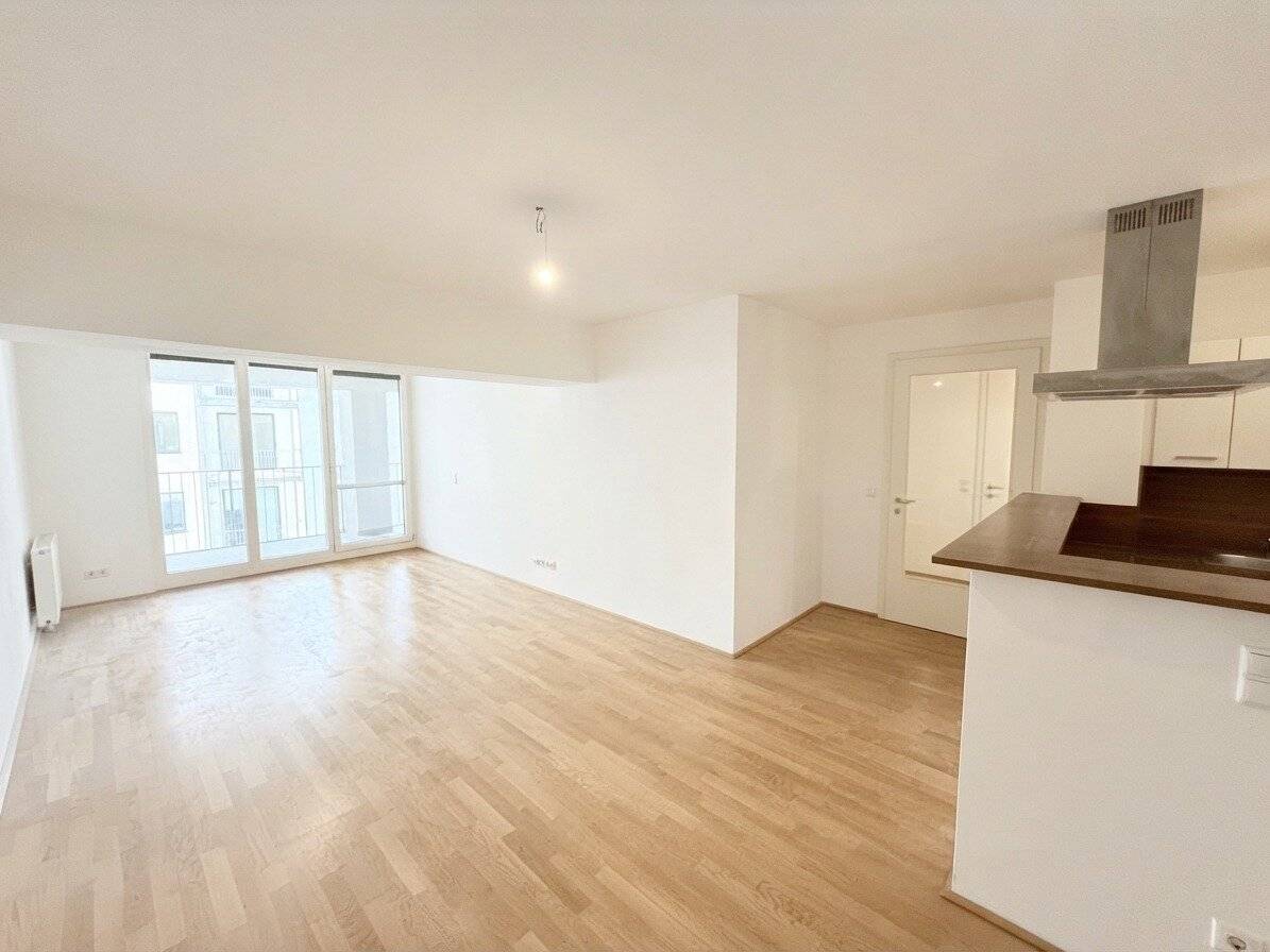 Apartment with loggia in a quiet side street