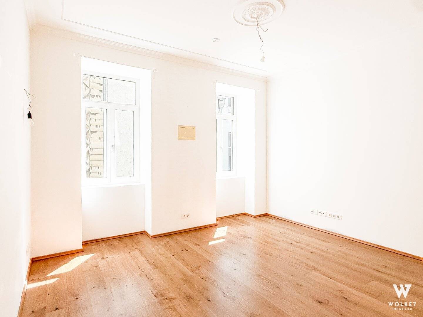 Old building apartment Cottageviertel renovated