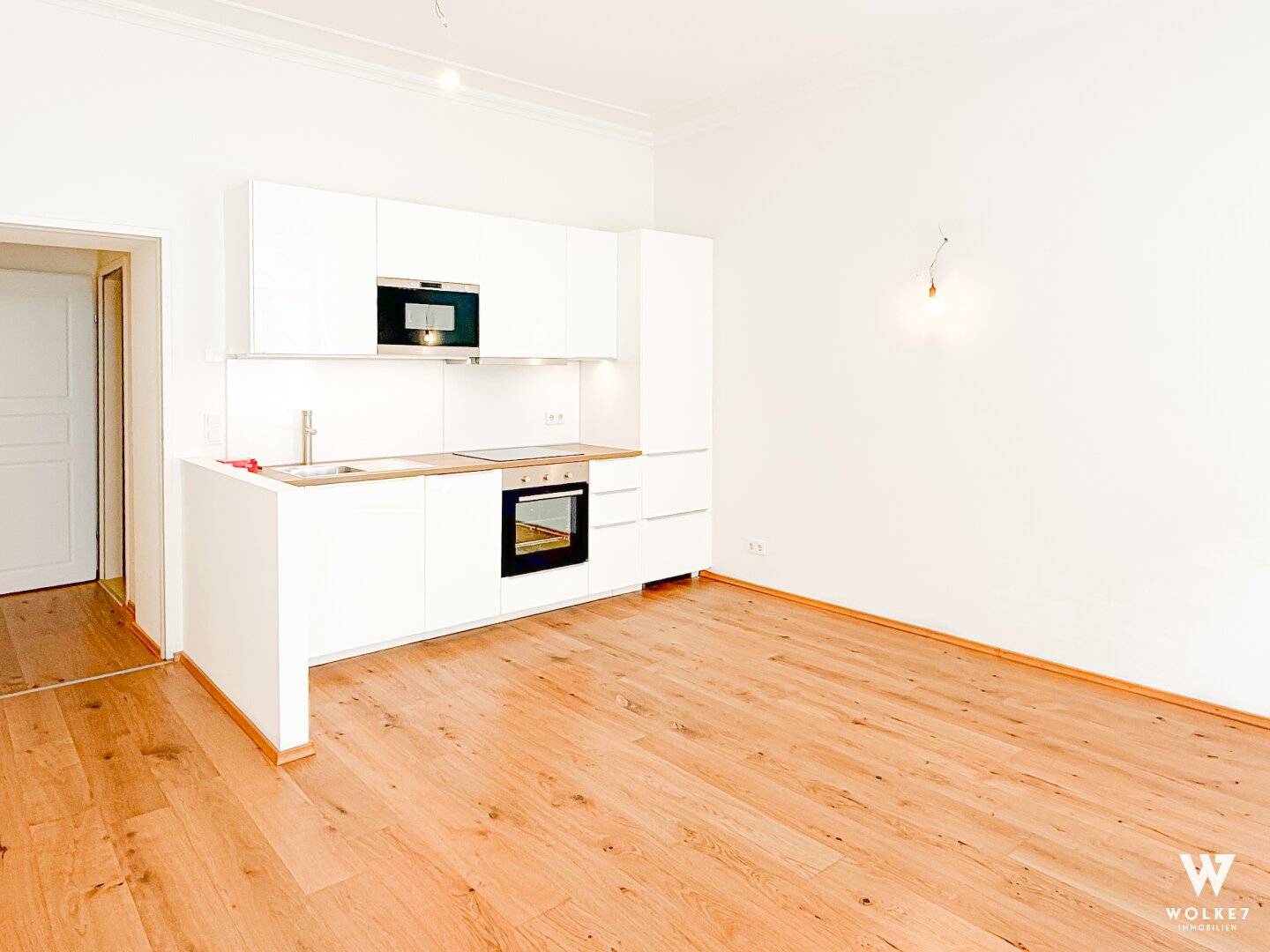 Old building apartment Cottageviertel renovated