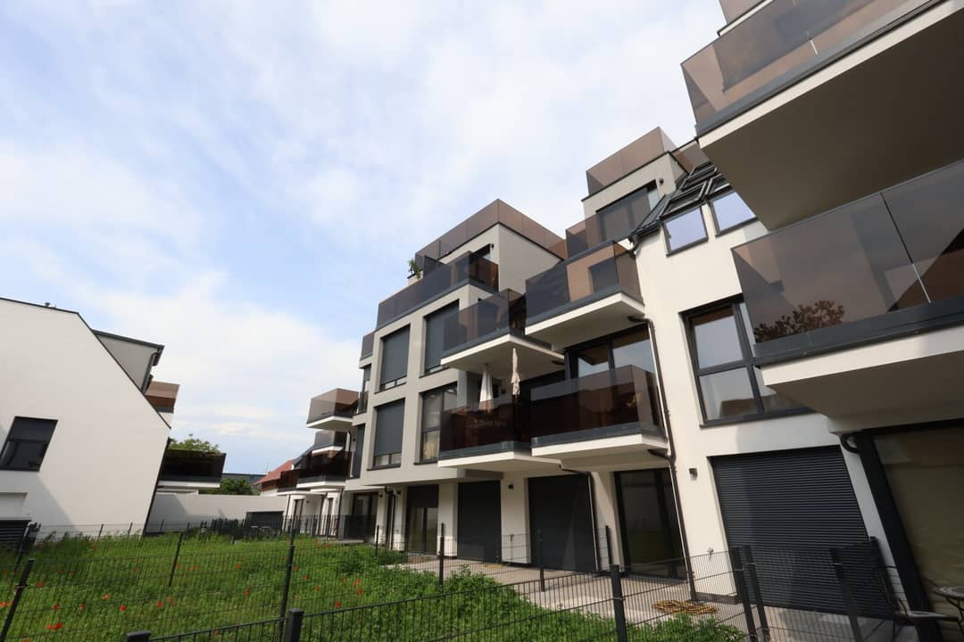 Neuwertige Wohnung mit Garten und Westterrasse
