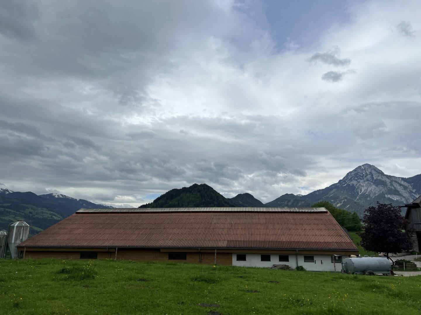 Wohnhaus & Hallen mit Entwicklungspotenzial