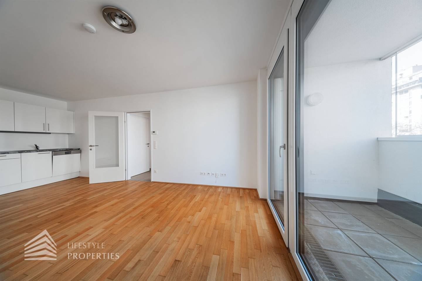 Neubau Wohnung mit Loggia lichtdurchflutet