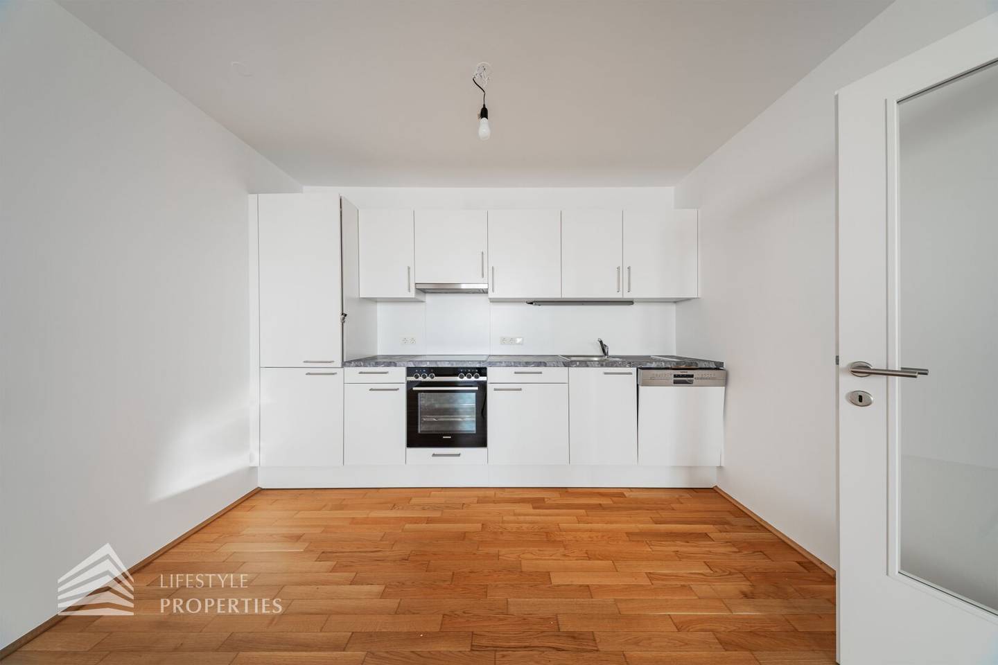 Neubau Wohnung mit Loggia lichtdurchflutet