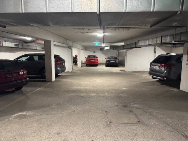 Tiefgaragenplatz Magdalenenstr. Wien