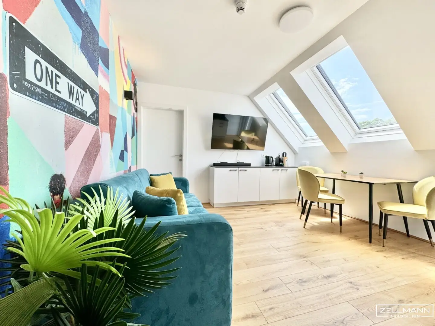 Stylish Attic Residence with High-Quality Fixtures and Urban Living Comfort | ZELLMANN IMMOBILIEN