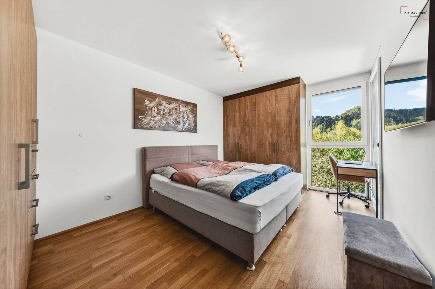 Maisonette apartment terrace and parking