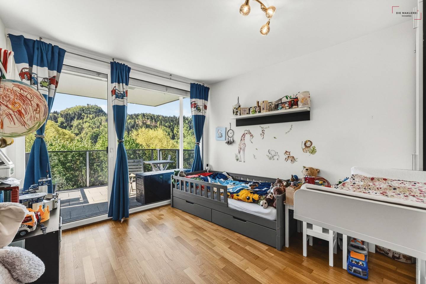 Maisonette apartment terrace and parking