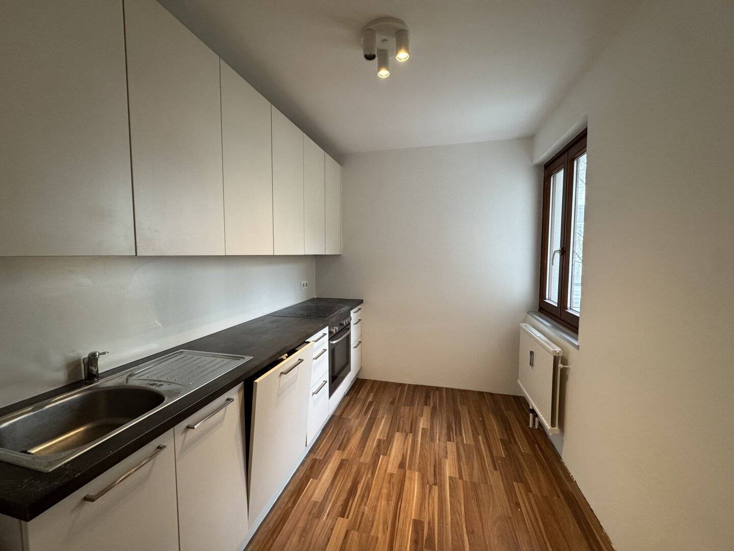 Wohnung in ruhiger Lage mit Loggia nahe der U Bahn