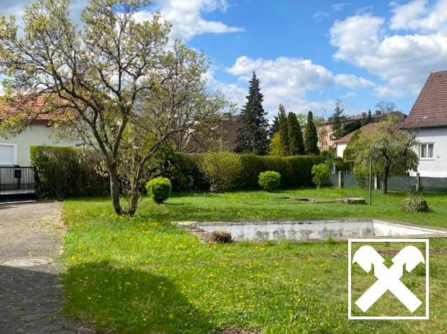 Family Home in Ternitz with Garden