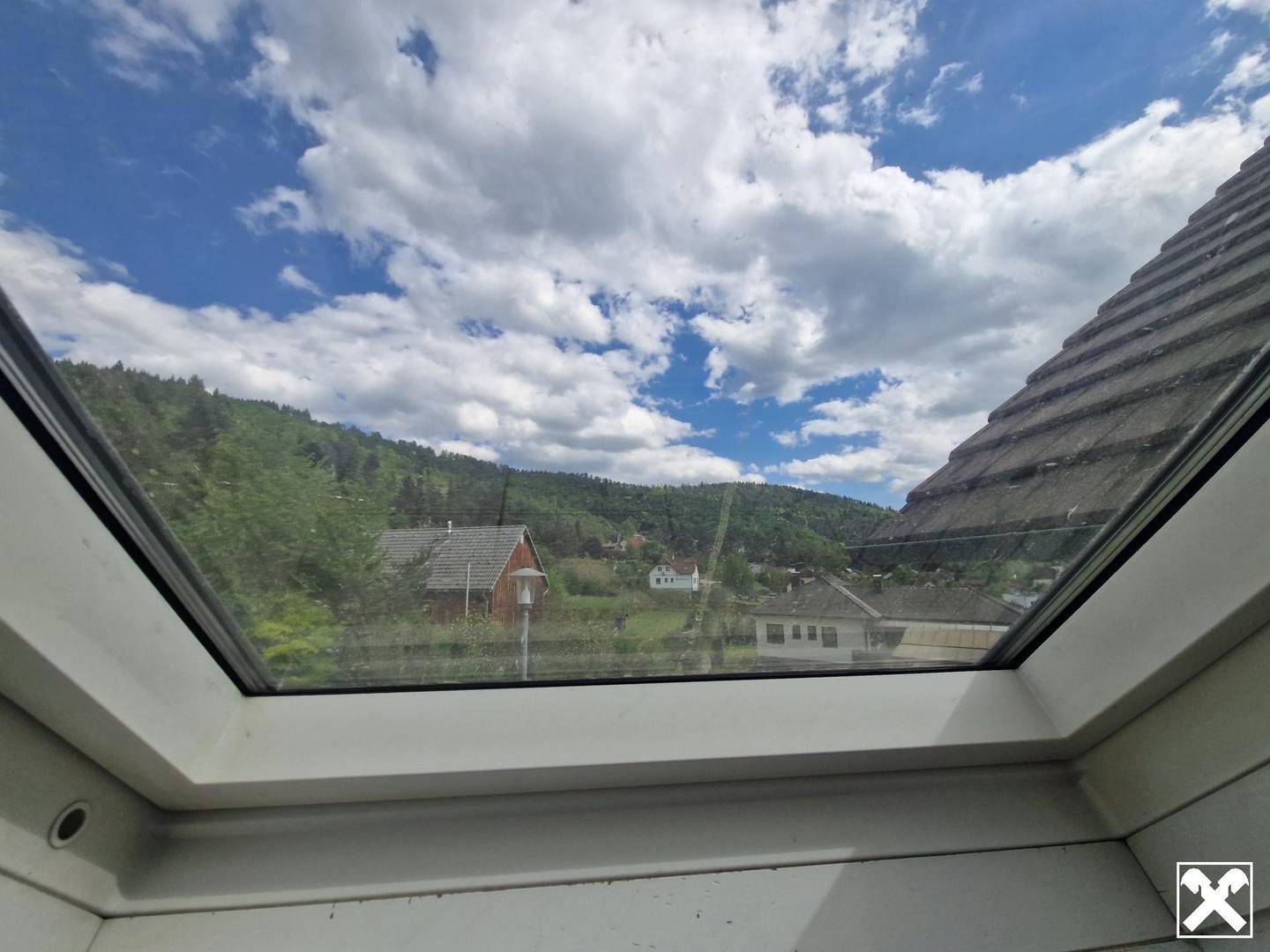 Top floor apartment with unobstructed view