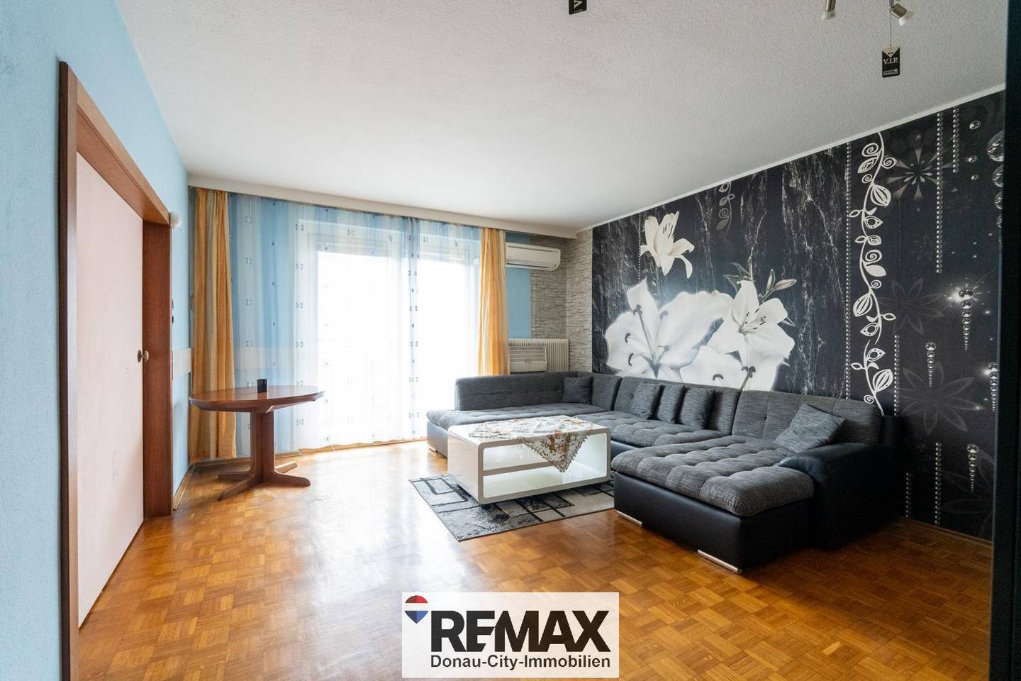 3-Room Apartment with Loggia in Vienna 1120