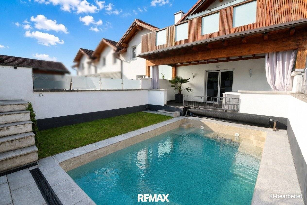 Reihenhaus mit Pool in Steinhaus