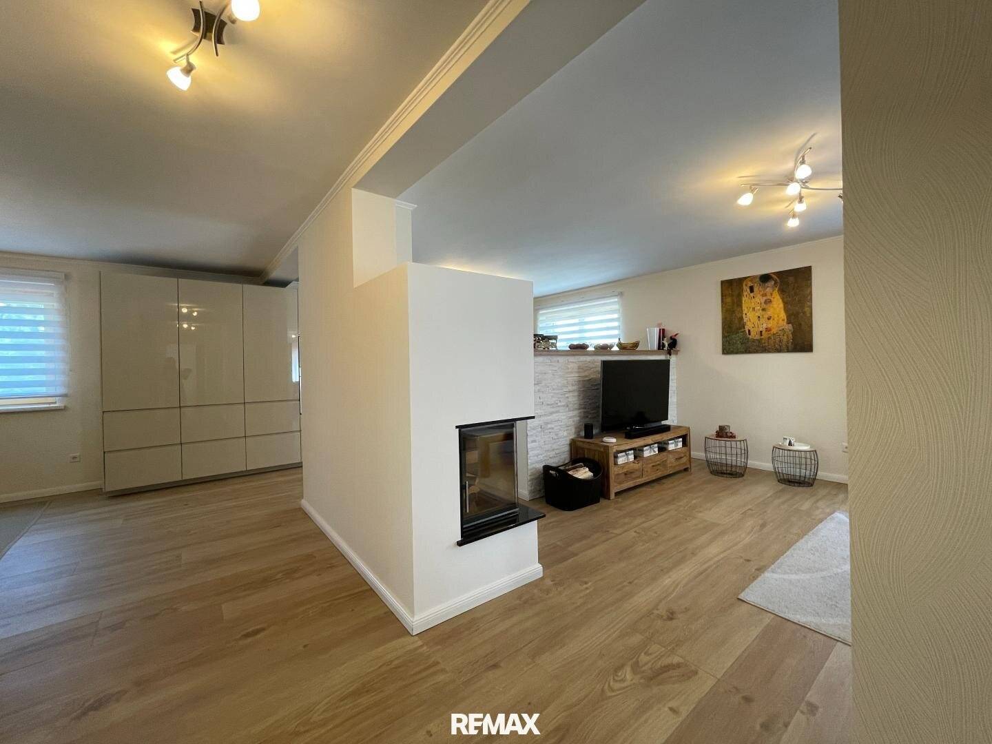 Stilvolles Einfamilienhaus mit Balkon und Terrasse