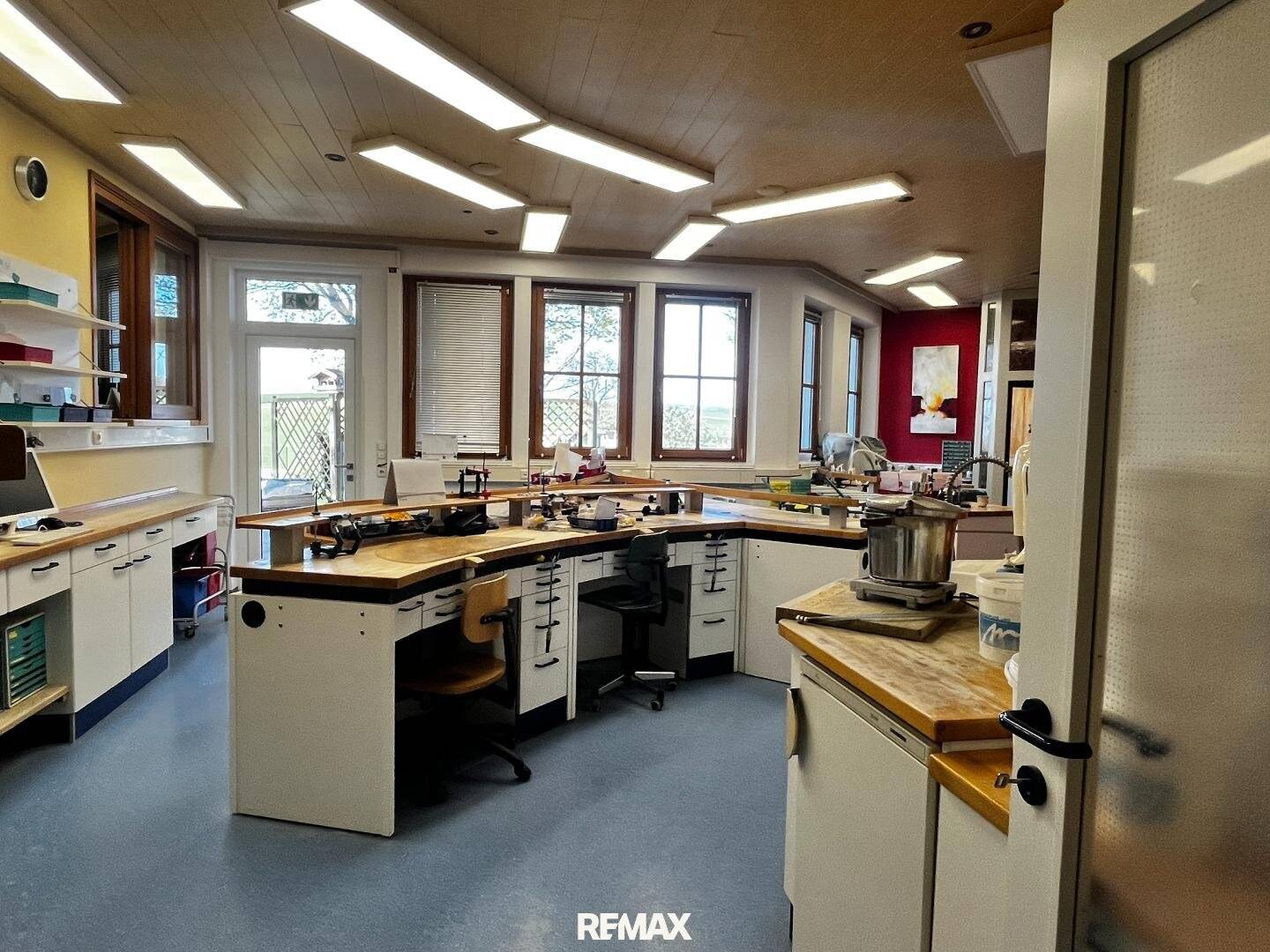 Practice or Medical Office in Aistersheim