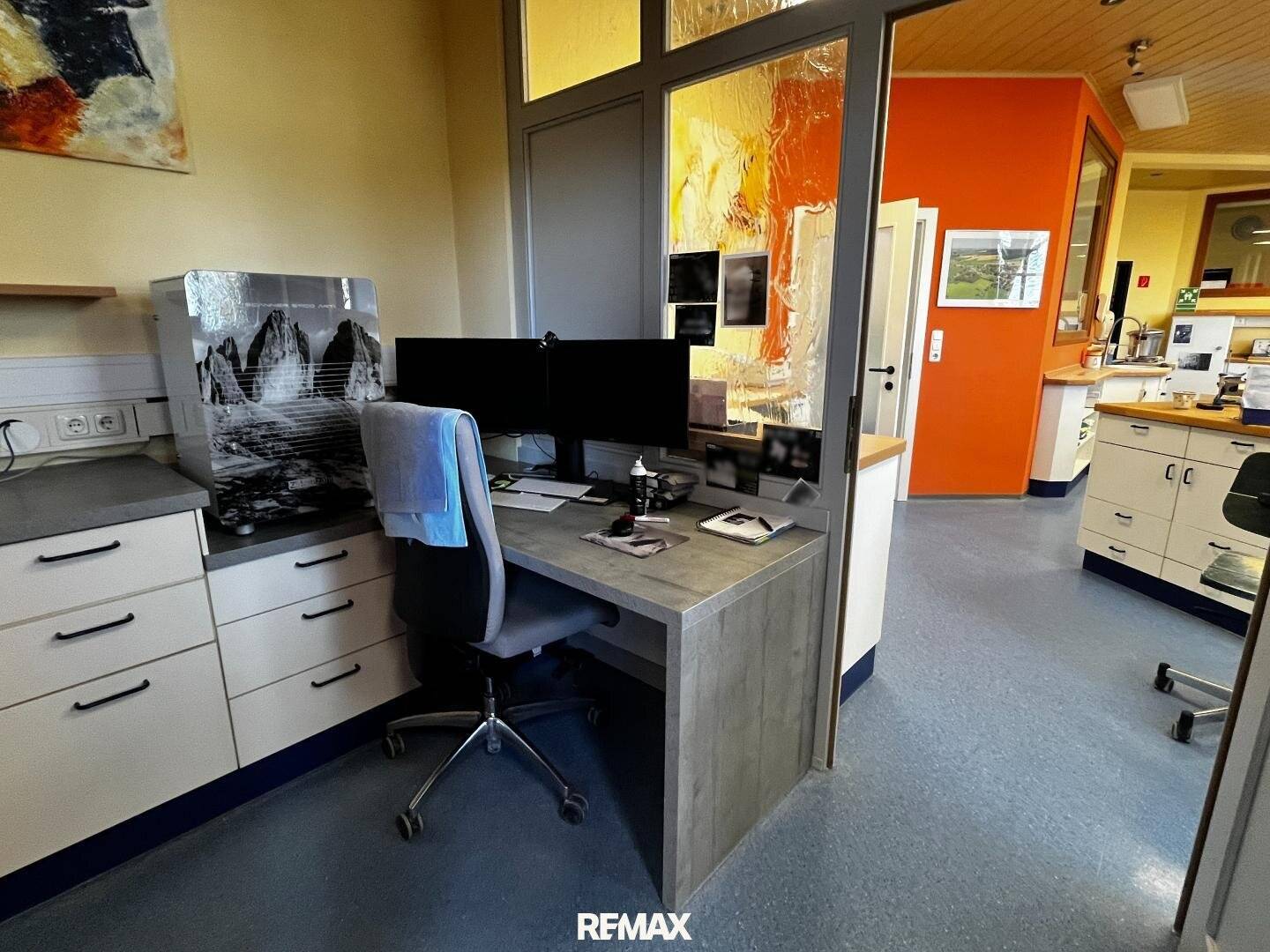 Office Property in Aistersheim with 161 m²