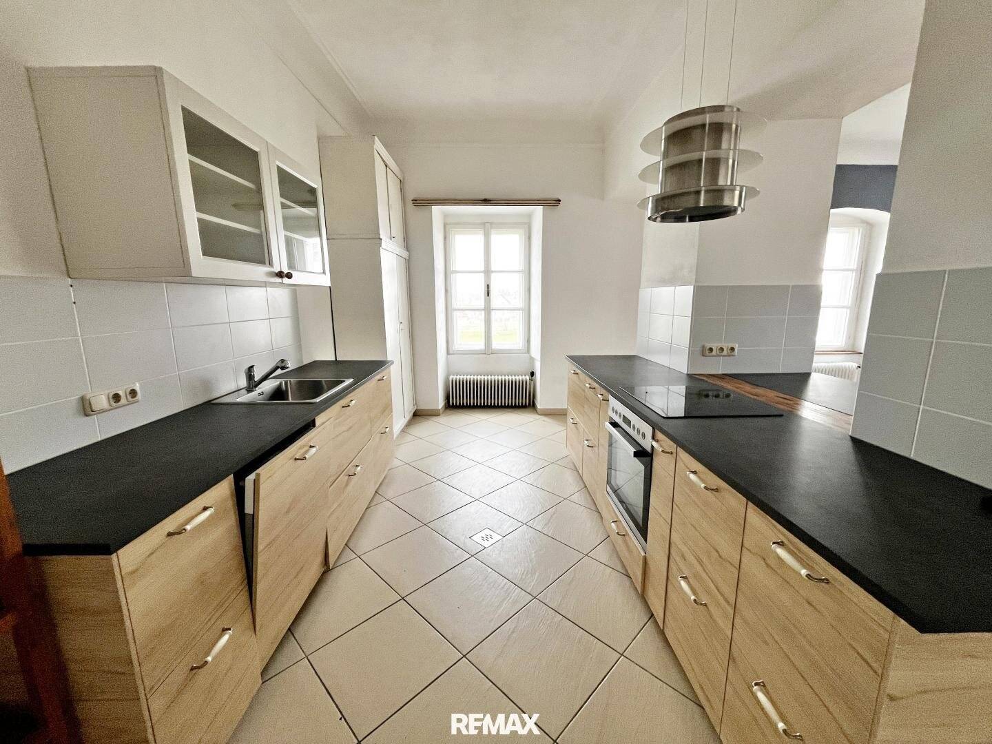 Wohnung in historic villa with high ceilings and garden