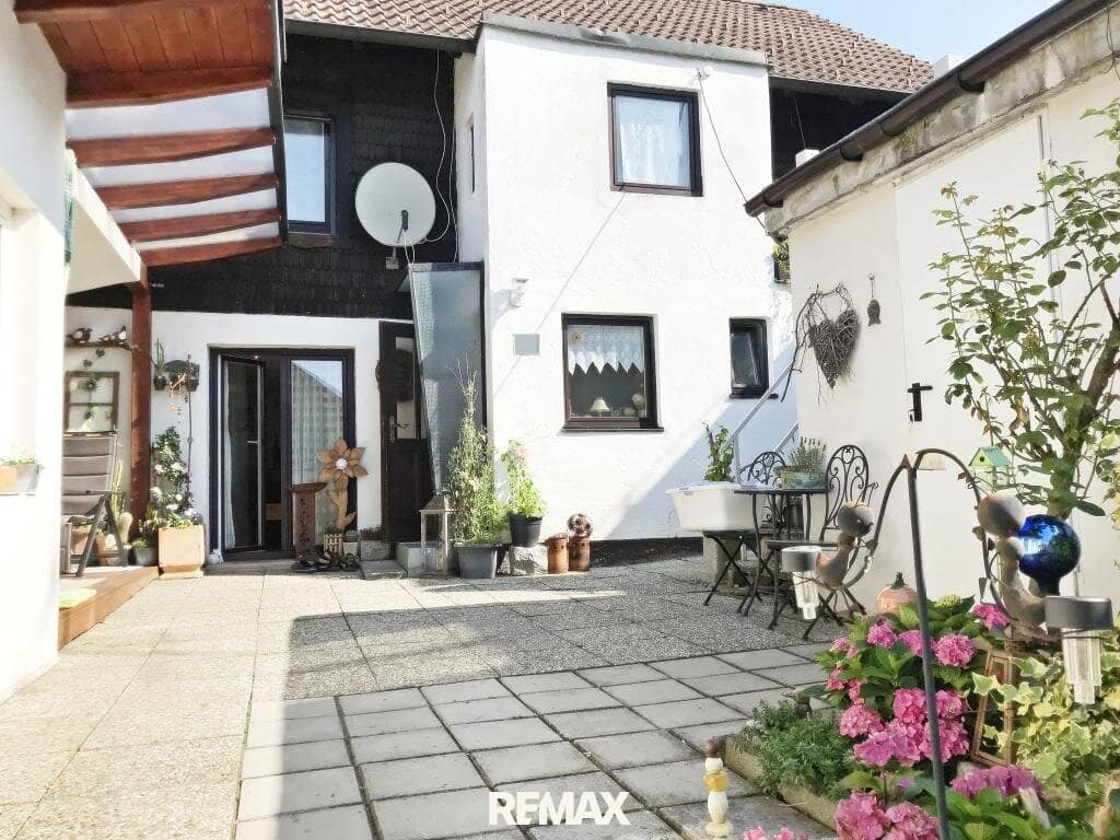 Einfamilienhaus mit Nebengebäude zentrumsnah