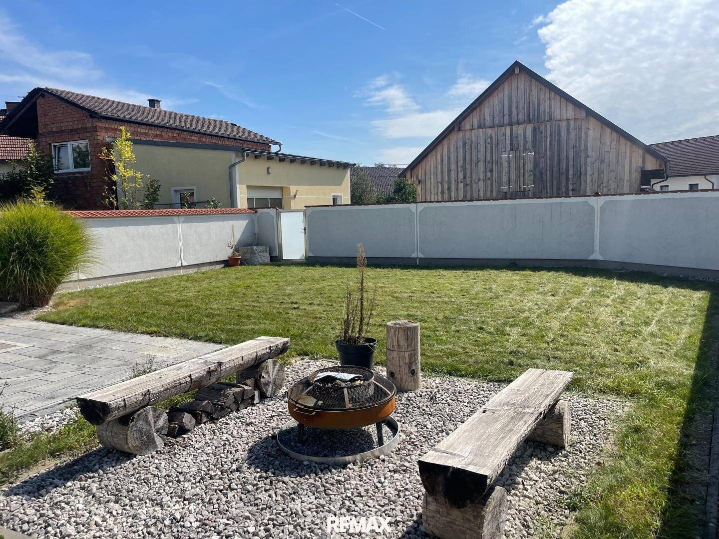 Großzügiges Familienhaus mit Pool