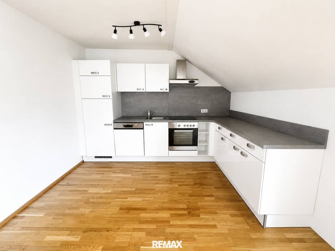 Modern apartment with built in kitchen and parking