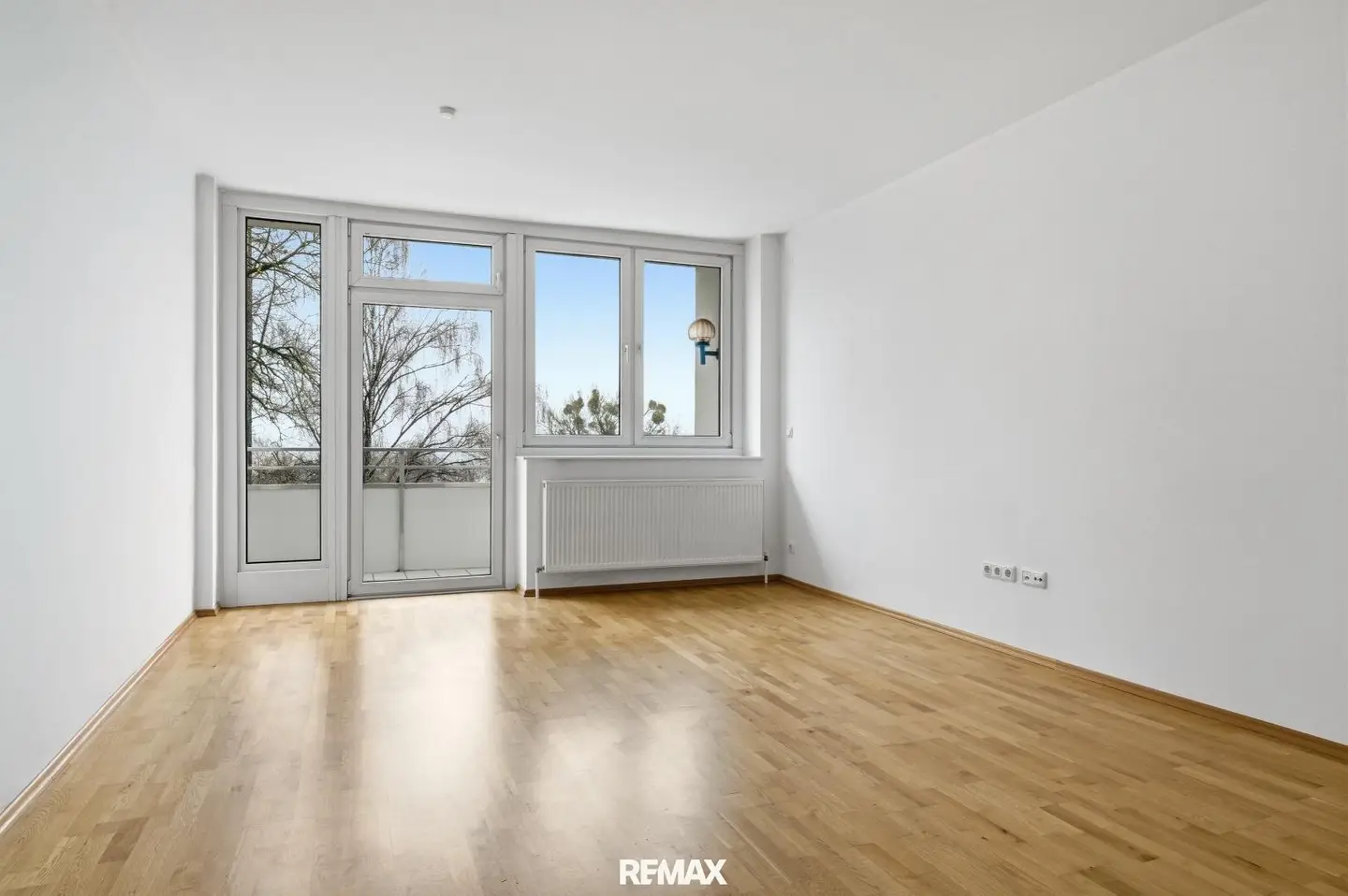 Linzblick at the Foot of the Pöstlingberg * Bright, Well Kept Home with Balcony
