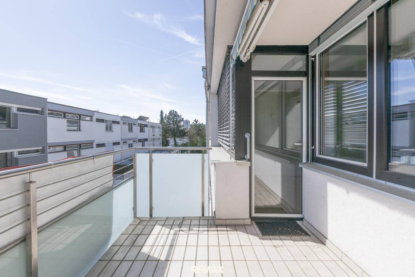 Wohnung on the Gugl in Linz with garage included