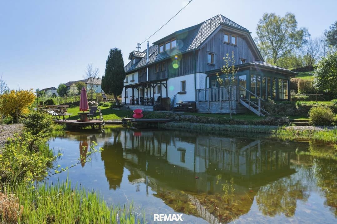 Idyllisches Landhaus mit Schwimmteich und Naturgarten