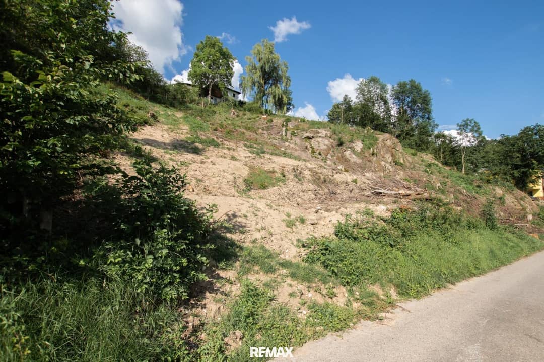 Großes sonniges Grundstück in Walding