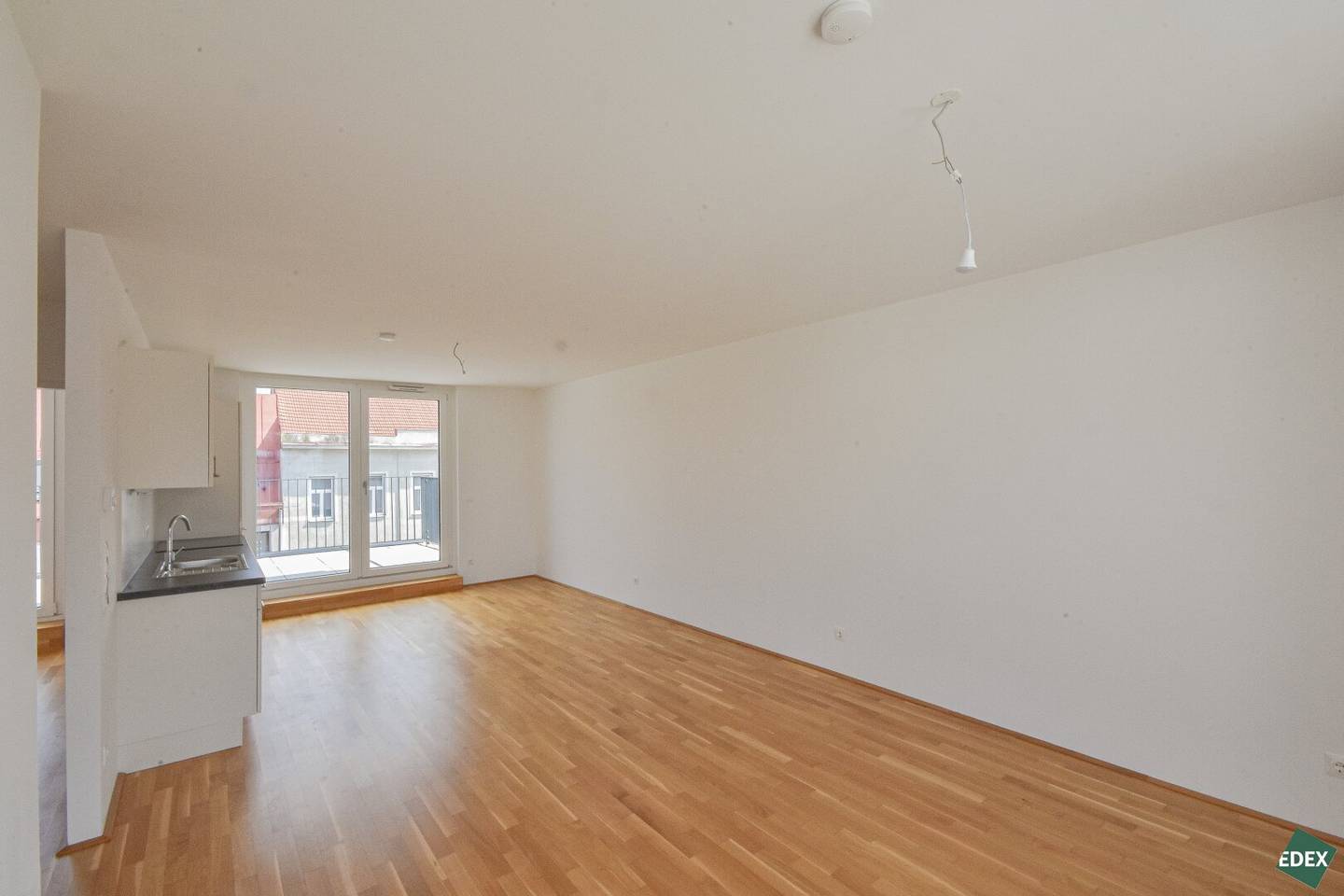 Modern 2-room apartment with large balcony