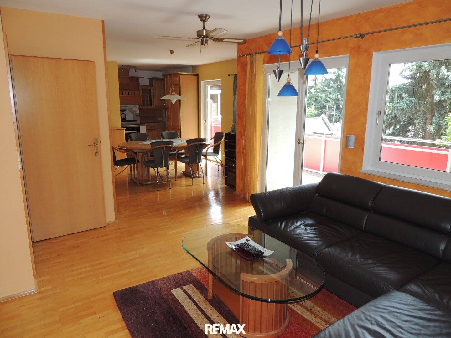 Apartment with large terrace and bright rooms
