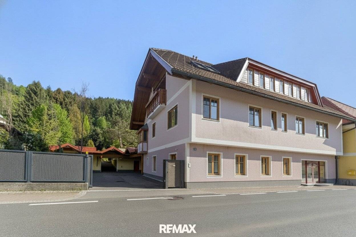 Exklusive Wohn- und Gewerbeimmobilie mit Pool