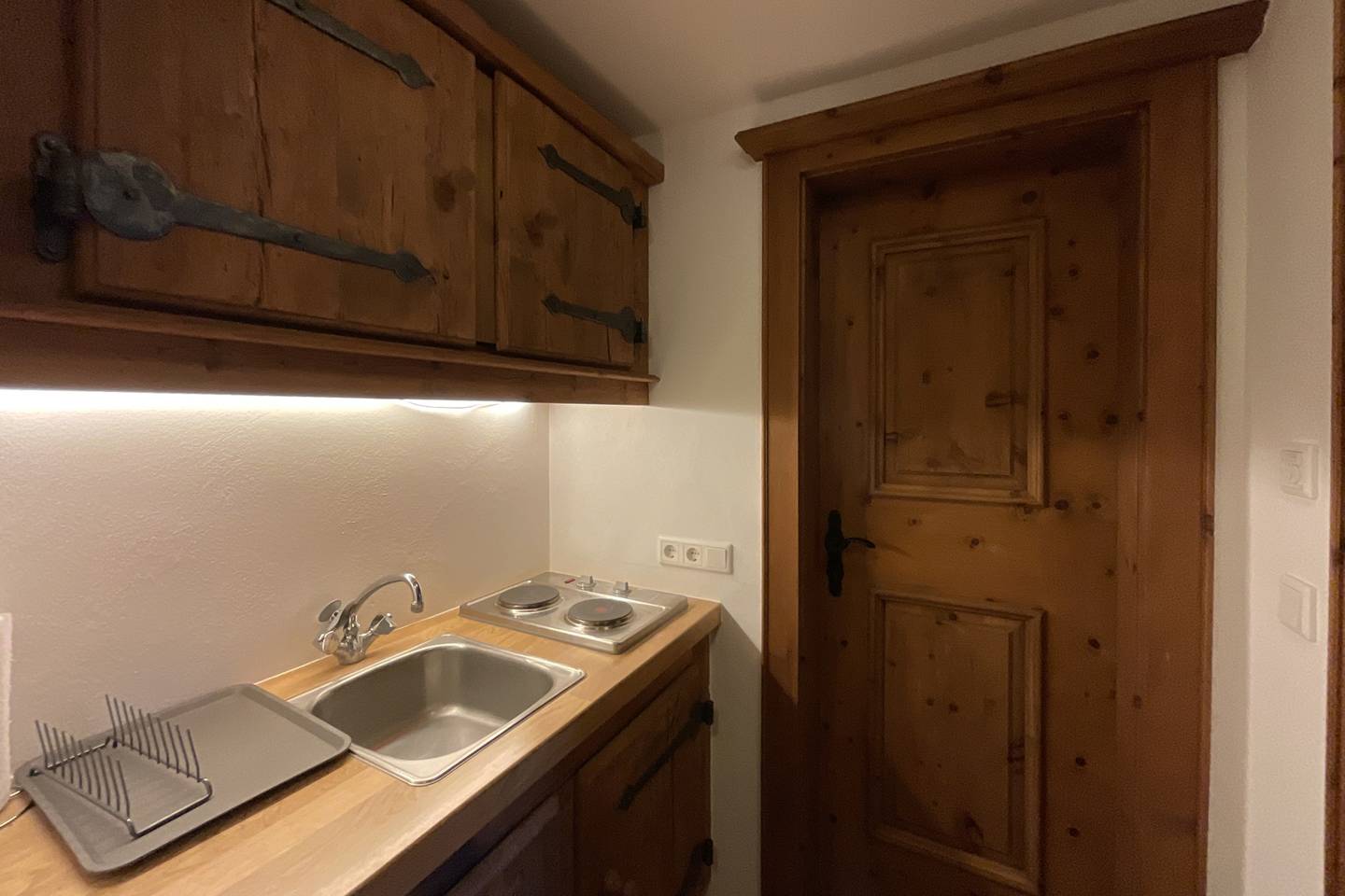Attic apartment pine wood balcony fully furnished