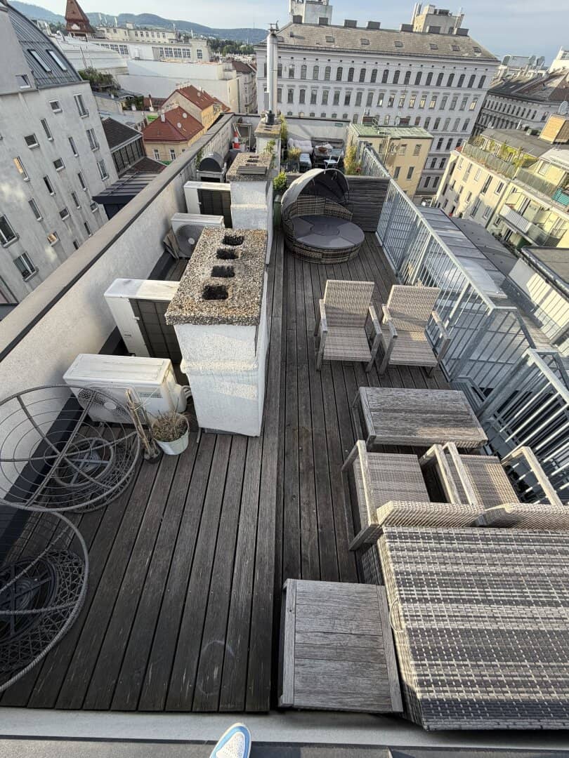 Dachgeschosswohnung mit zwei Terrassen und Blick