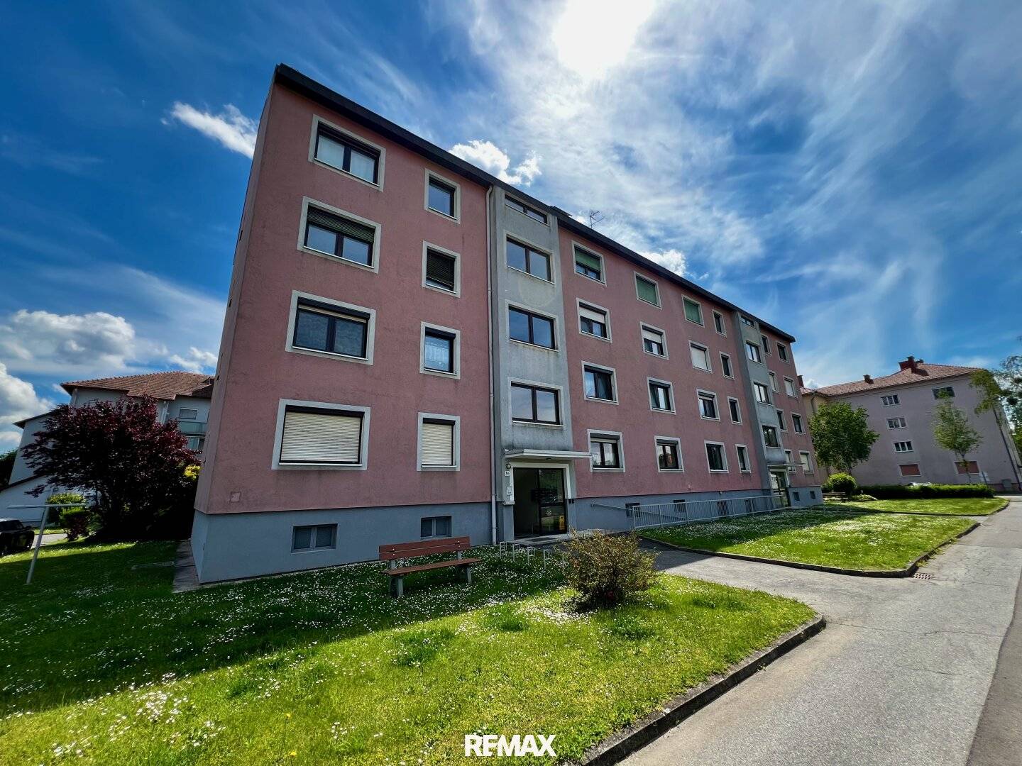 Erdgeschosswohnung mit Terrasse und Gartenanteil