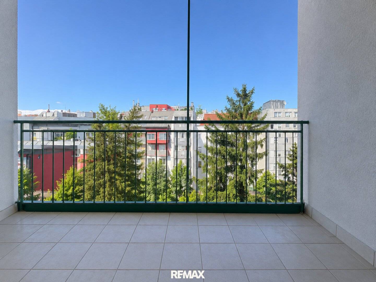Gepflegte Wohnung mit Balkon und drei Zimmern