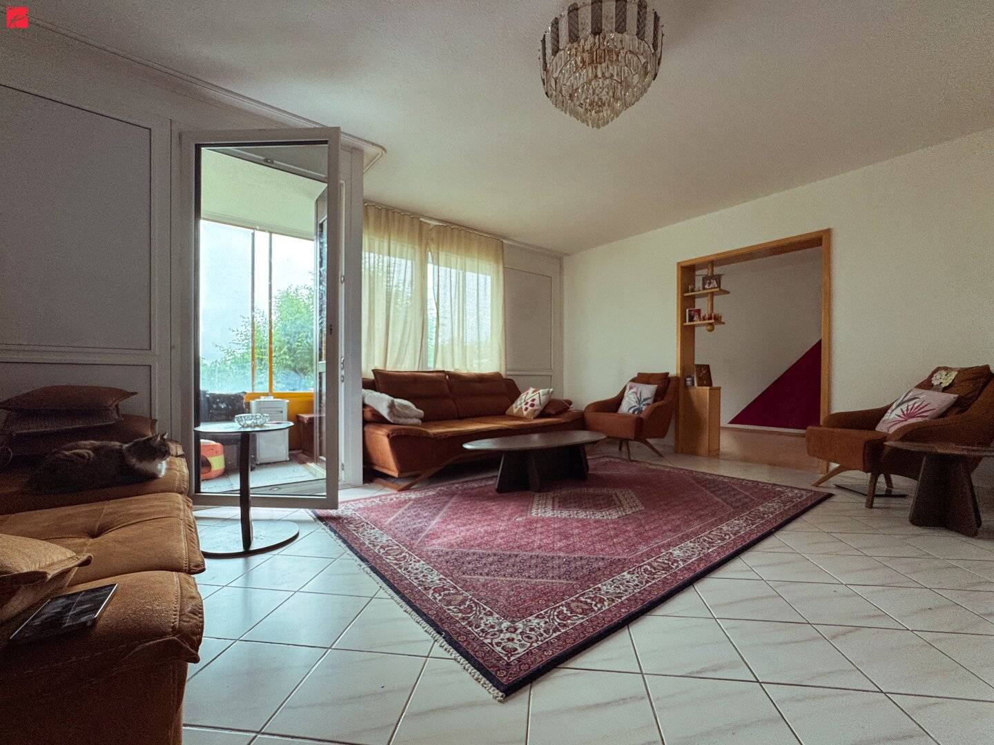Großzügige Wohnung mit Loggia