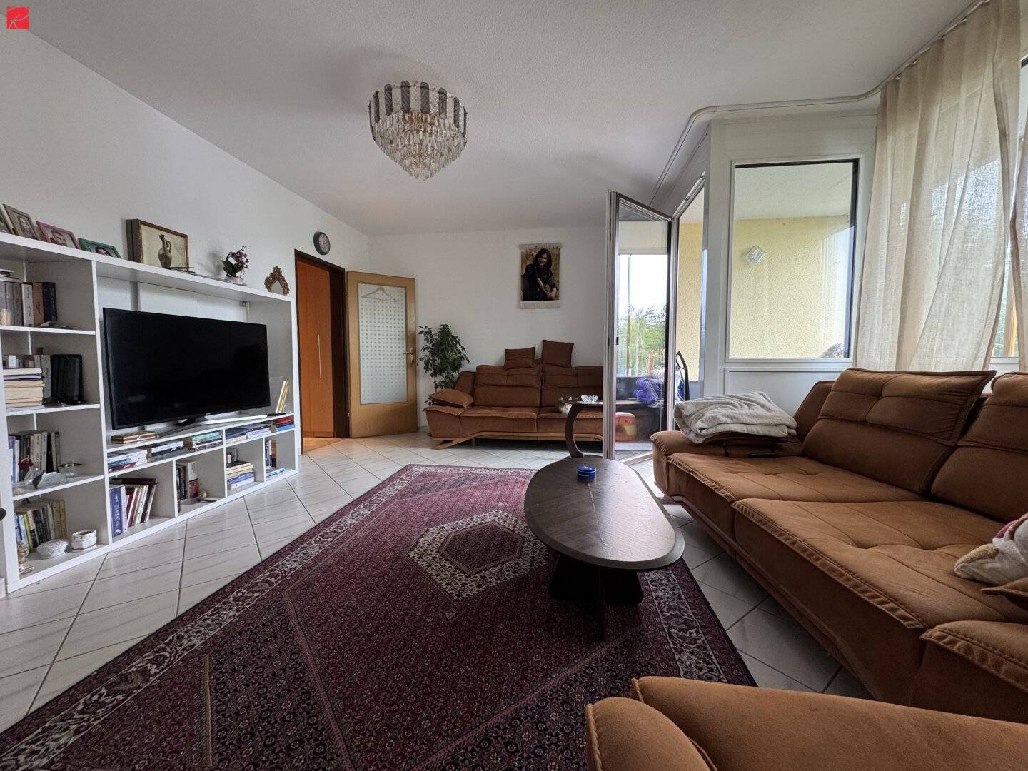 Großzügige Wohnung mit Loggia
