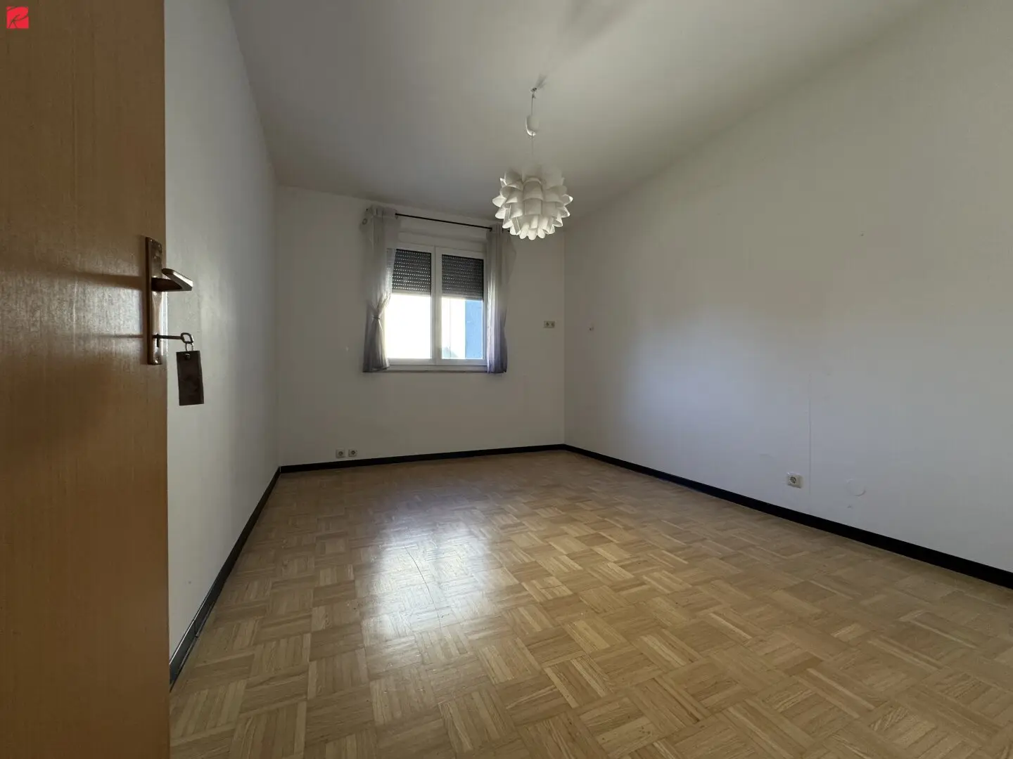 Spacious apartment with loggia
