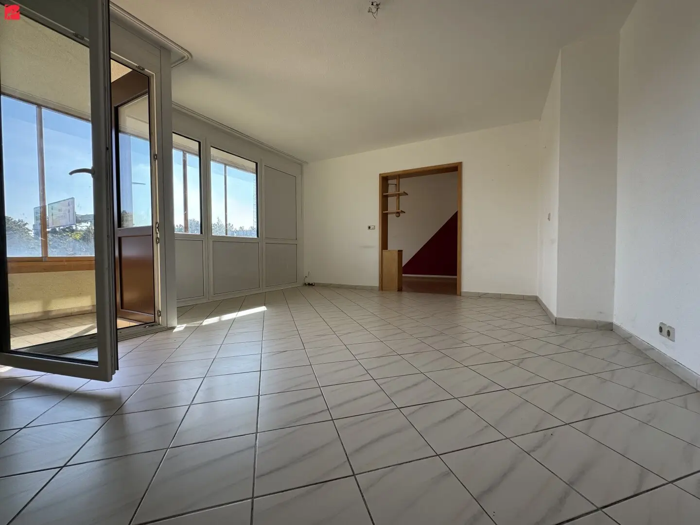 Großzügige Wohnung mit Loggia