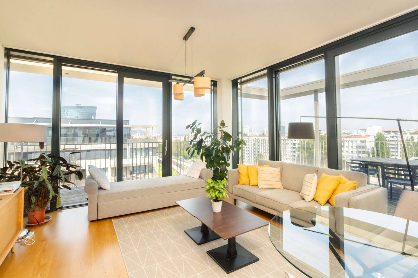 2-Room Apartment with Terrace in Vienna 1020