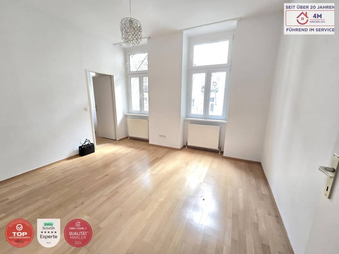 2-Room Altbau Apartment in Courtyard Location