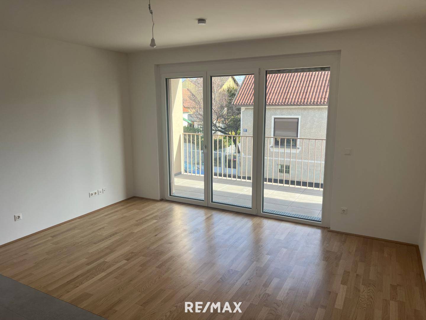 Apartment in city center with loggia and lift