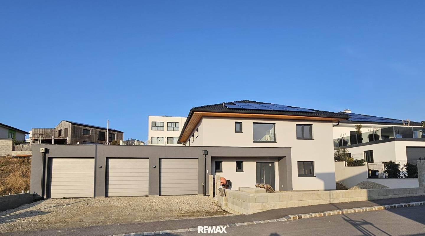 Modernes Einfamilienhaus mit Smart Home